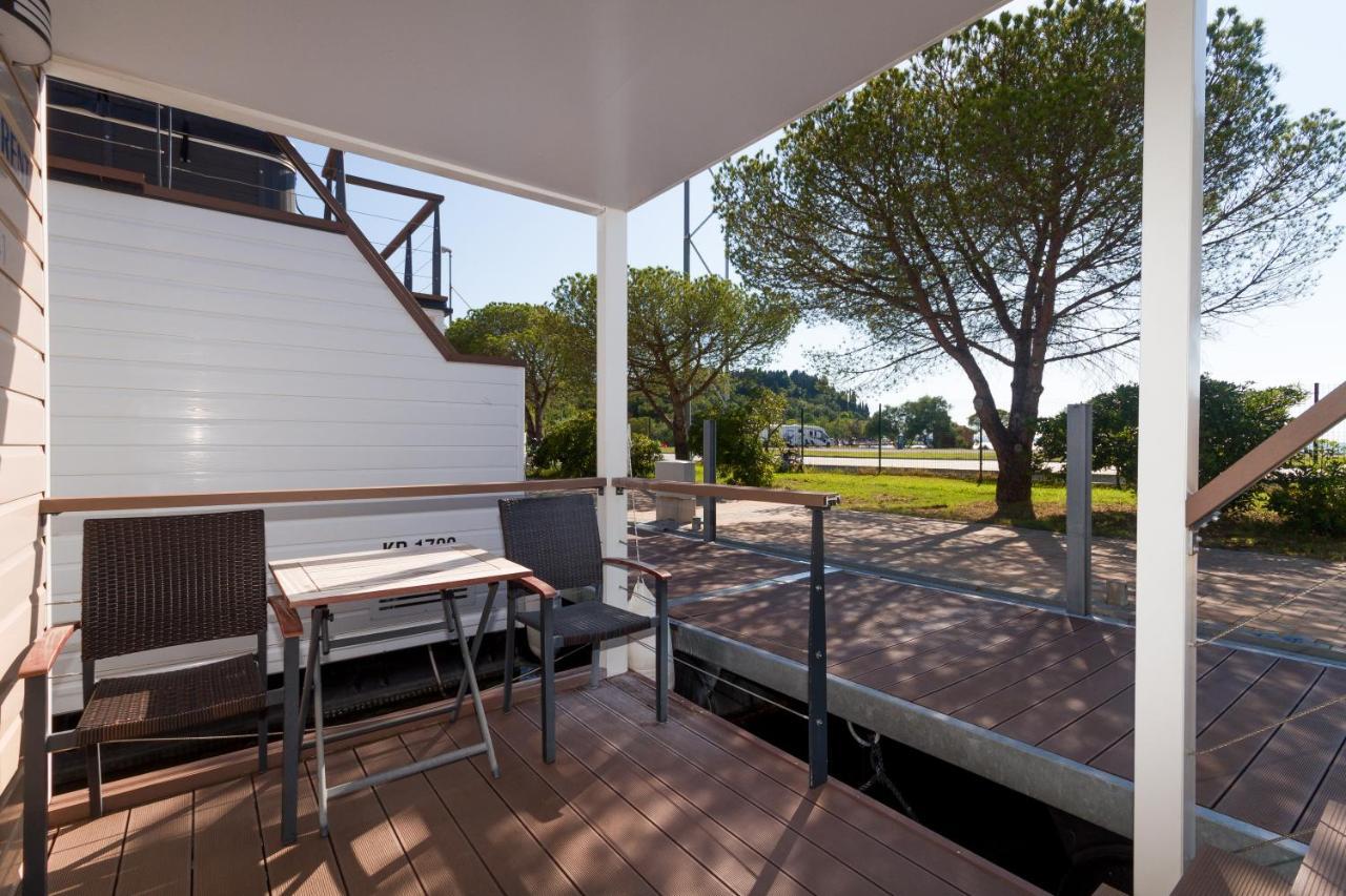 דירות Bamboo Floating House בפורטורוז מראה חיצוני תמונה