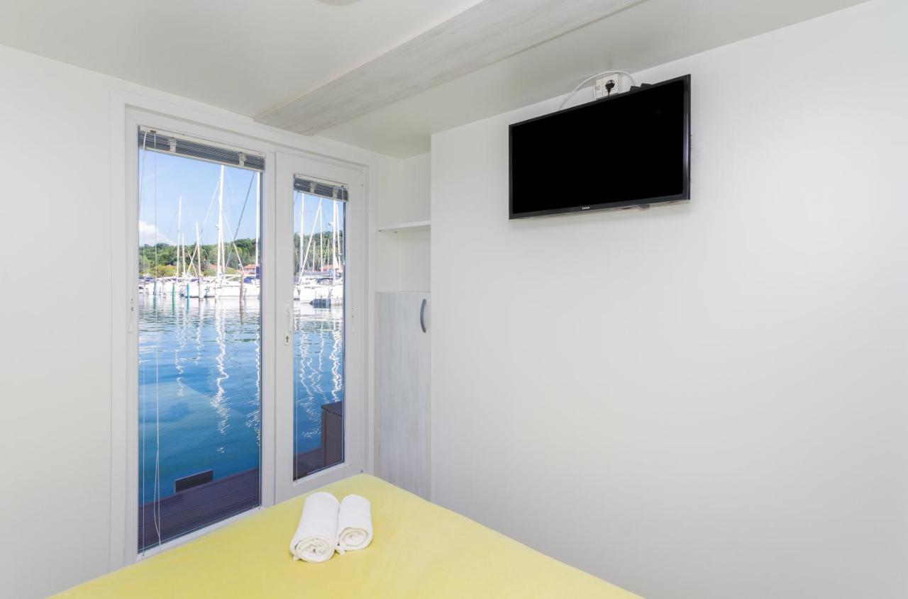 דירות Bamboo Floating House בפורטורוז מראה חיצוני תמונה