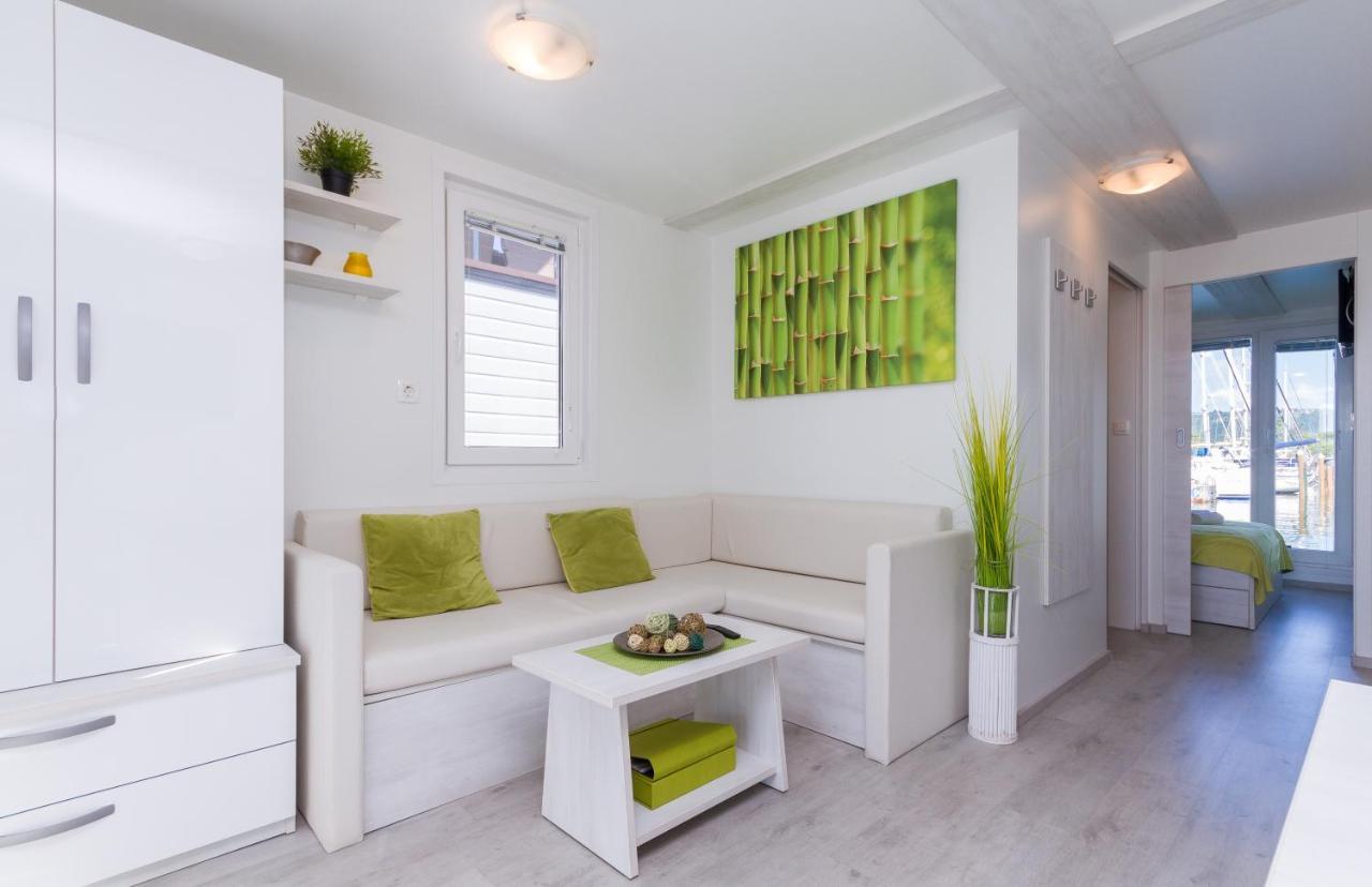 דירות Bamboo Floating House בפורטורוז מראה חיצוני תמונה